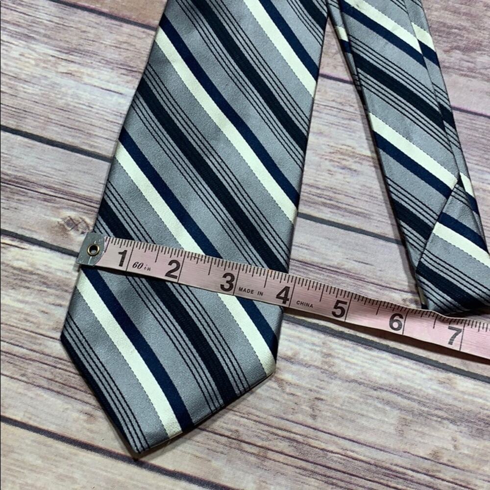 Calvin Klein silk tie - Picture 2 of 4